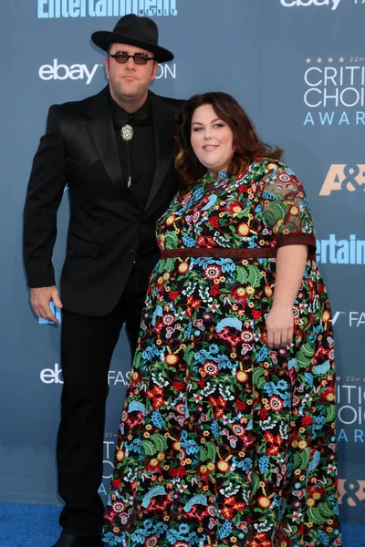 Chrissy Metz avec Chris Sullivan — Photo