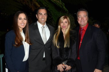 Kerri Kasem, Meclis üyesi Mike Gatto, Mina Dassoff, Arthur Basil