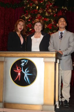 Kız kardeşi Ines Telles öğrenciler ile