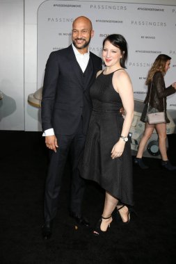 Elisa Pugliese anahtarla Keegan-Michael