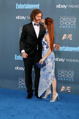 Kate Gorney Tj Miller ile