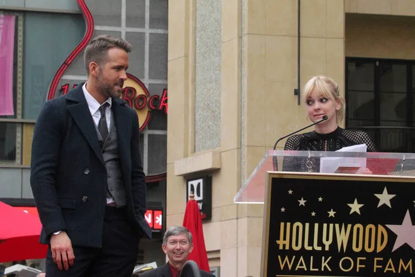 Anna Faris con Ryan Reynolds — Foto de Stock