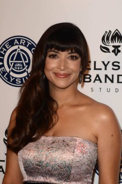 aktris Hannah Simone
