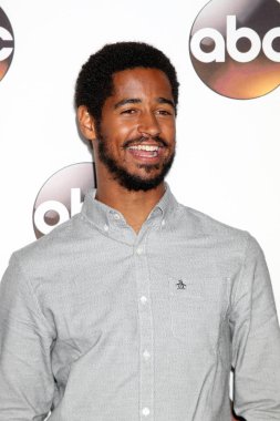 aktör Alfred Enoch