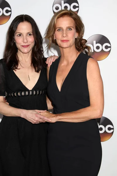 Mary Louise Parker, Rachel Griffiths — Stockfoto