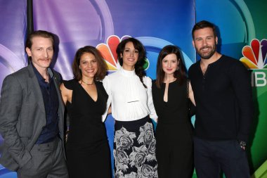 James Landry Hebert, Monique Gabriela Curnen, Jennifer Beals, Jennifer Marsala, Clive Standen