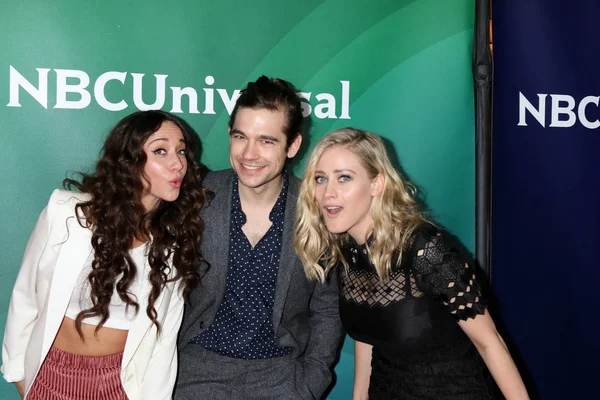 Stella Maeve, Jason Ralph, Olivia Taylor Dudley — Stock Photo, Image