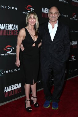 aktör Patrick Kilpatrick ve konuk