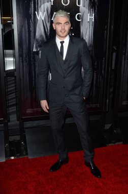 oyuncu Alex Roe