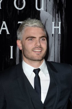 oyuncu Alex Roe