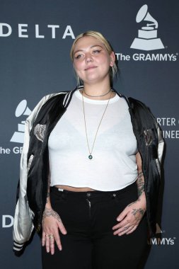 şarkıcı Elle Kral