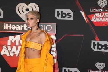 ABD'li şarkıcı Halsey 