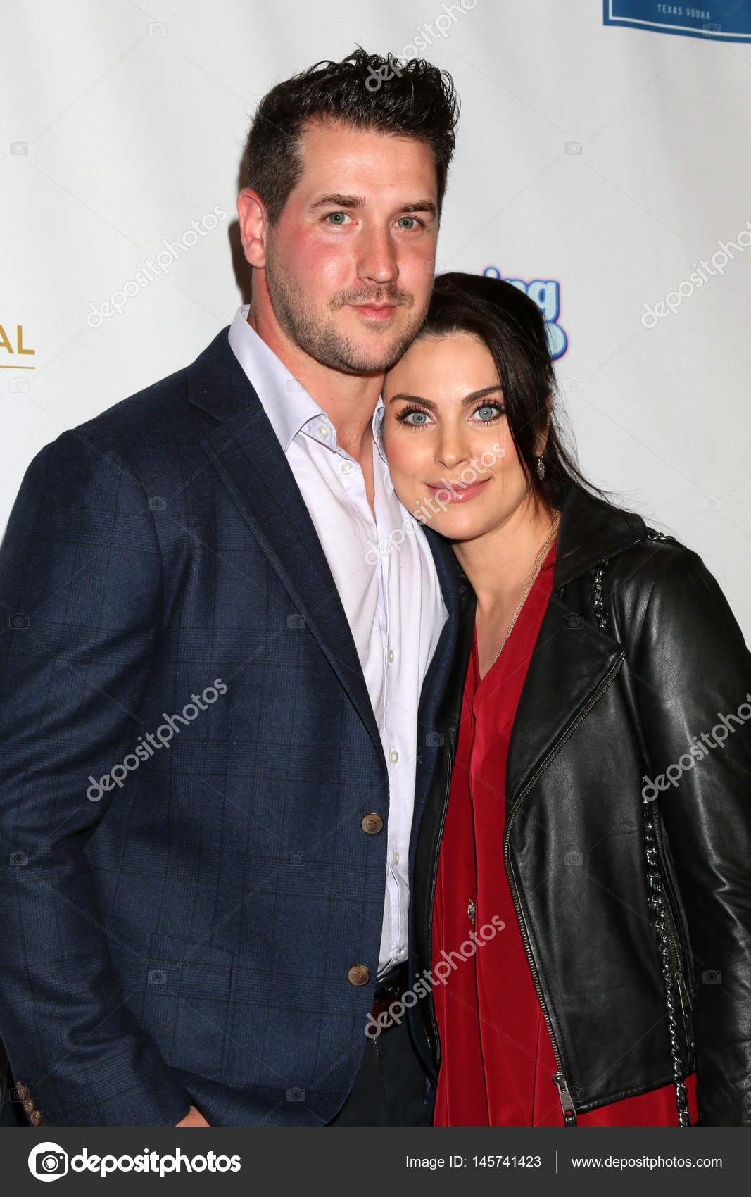 Grant Turnbull, Nadia "Sabun bırakarak" adlı Bjorlin Premiere, ya...