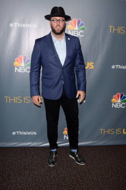 aktör Chris Sullivan