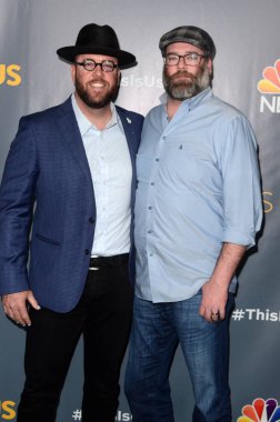 Chris Sullivan, kardeşim