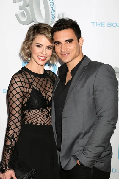 Linsey Godfrey con ospite — Foto Stock