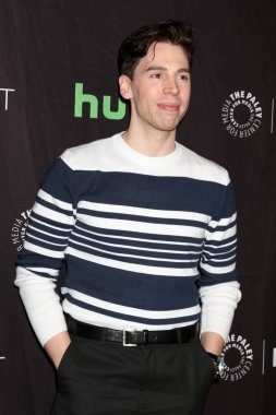 aktör Jordan Gavaris