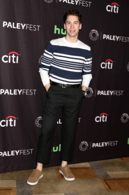 aktör Jordan Gavaris