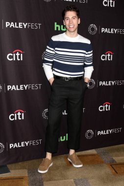 aktör Jordan Gavaris