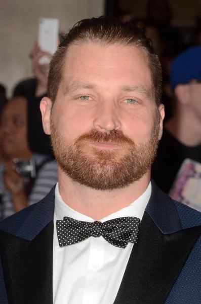 aktör Charlie Curtis