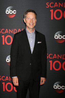 aktör George Newbern