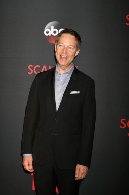 aktör George Newbern