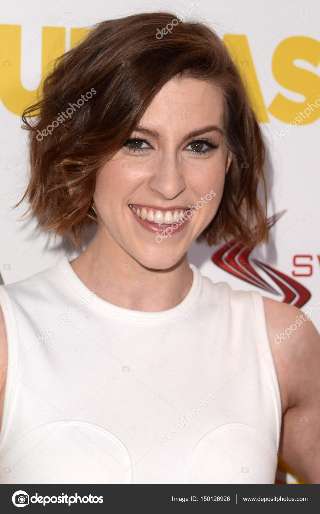 Eden Sher 2022