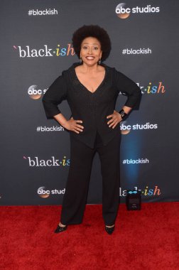 aktris Jennifer Lewis