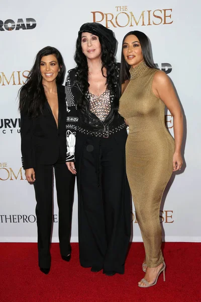 Kourtney Kardashian, Kim Kardashian, Cher — Stok Foto