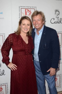 oyuncu Mancy Moore ve Nigel Lythgoe