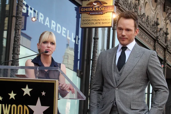 A Anna faris, chris pratt — Fotografia de Stock