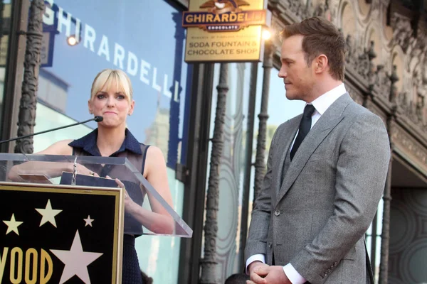 Anna faris, chris pratt — Stockfoto