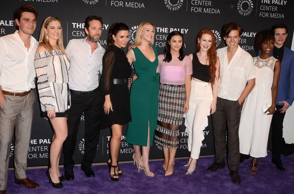 "Riverdale "Cast w:" Riverdale "badania przesiewowe — Zdjęcie stockowe