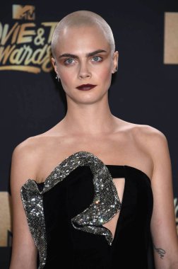 aktris Cara Delevingne