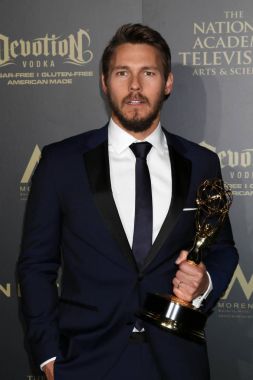 aktör Scott Clifton