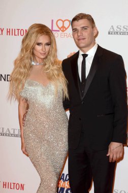 Paris Hilton, Chris Zylka