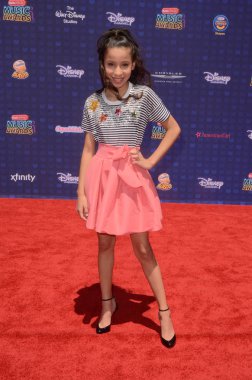 aktris Izabella Alvarez