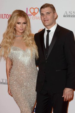 Paris Hilton, Chris Zylka