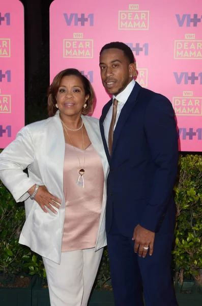 Ludacris, madre en la 2ª Anual de VH1 Querida Mamá — Foto de Stock