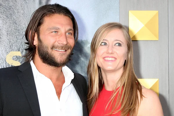 Zach Mcgowan, Emily Johnson — Stockfoto