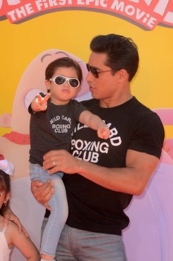Dominic Lopez, Mario Lopez