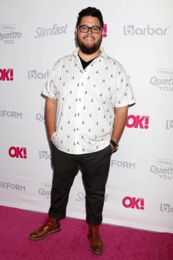 aktör Charley Koontz