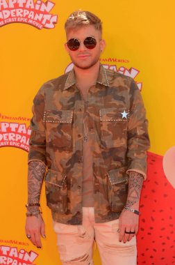 Şarkıcı Adam Lambert