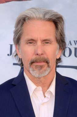 aktör Gary Cole