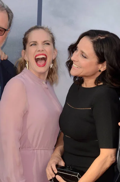 Anna Chlumsky, Julia Louis-Dreyfus — Fotografia de Stock