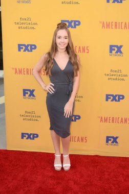 oyuncu Holly Taylor