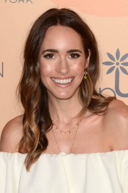 aktris Louise Roe