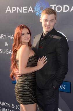 Ariel kış, Levi Meaden