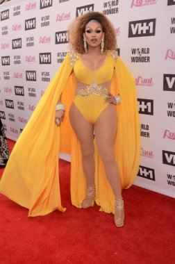 Sürükle sanatçısı Mariah Balenciaga