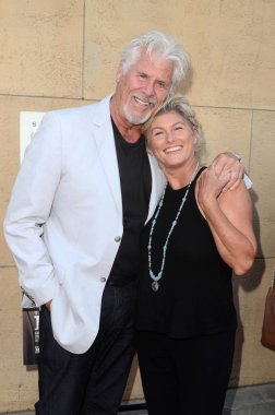 aktör Barry Bostwick